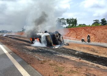 Camion citerne incendie