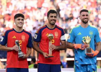 Trois joueurs de l'Espagne distingués