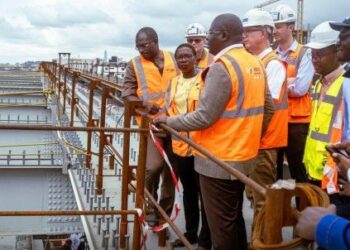 Eau potable : Amédé Koffi Kouakou inspecte les usines de traitement de Niakara et de Bouaké