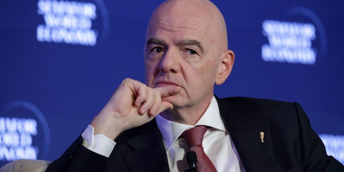 Football – FIFA : l&rsquo;UEFA traduit Gianni Infantino en justice