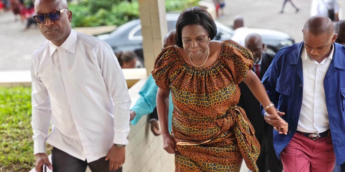 Décès de Djédjé Mady : Simone Gbagbo se recueille auprès de la famille du défunt