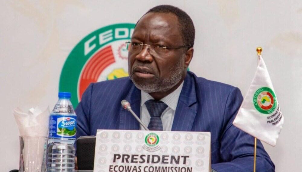 Omar Alieu Touray et le Président Ouattara