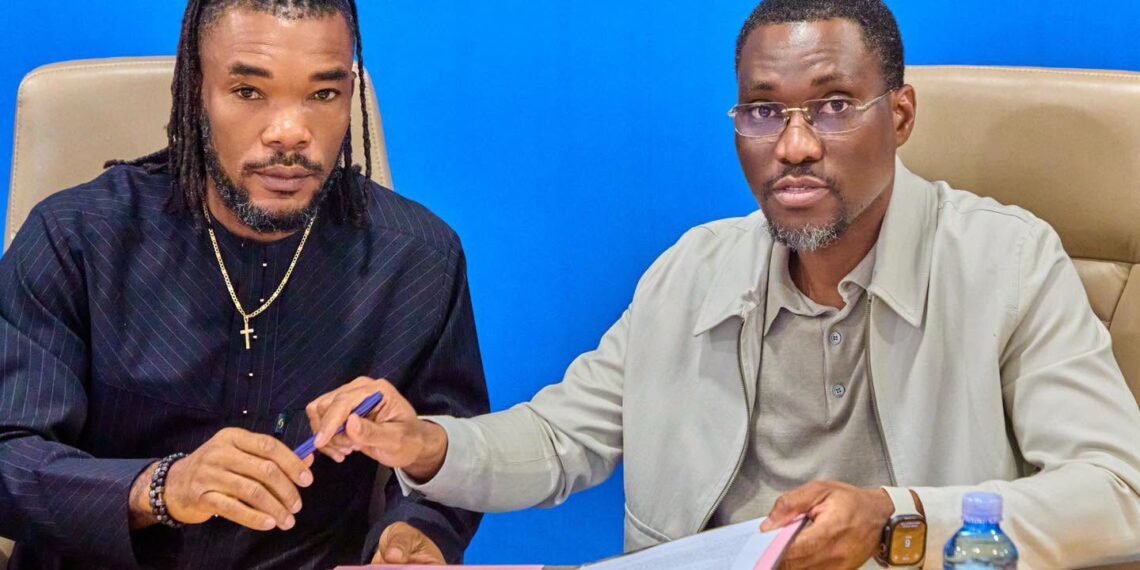 Serey Dié et Ange Guéi signent