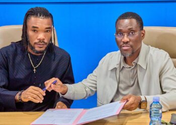 Serey Dié et Ange Guéi signent