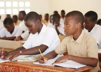 Rentrée scolaire 2026-2027: trois trimestres, des congés réaménagés… ce qui change à la rentrée des classes