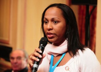 Décès de Noël Affoué Delphine : Yasmina Ouégnin rend hommage à une « sœur » au siège du RHDP