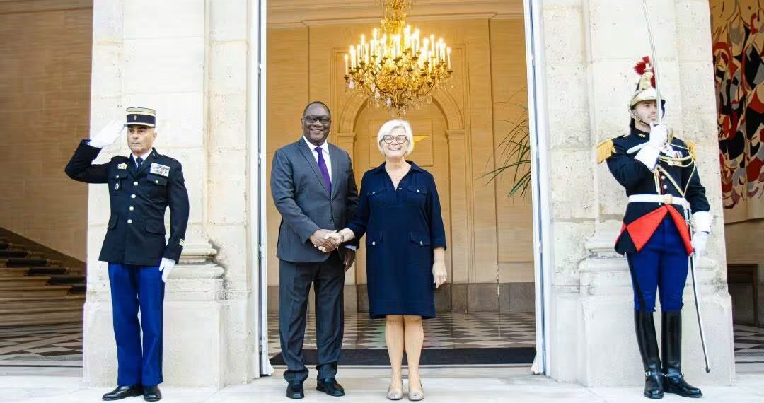 Après le Gabon, Paris : Téné Birahima Ouattara, le relais international de son frère ?