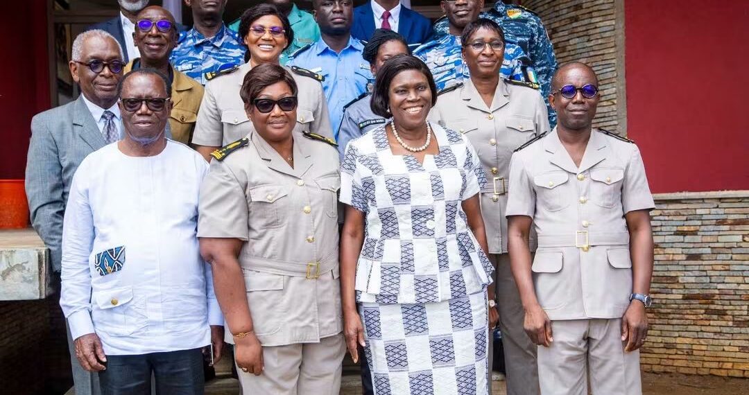 Grand-Bassam : la nouvelle préfète mise sur Simone Gbagbo pour tourner la page des tensions