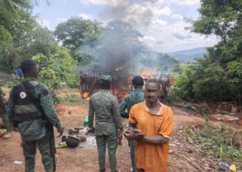 Orpaillage illégal : un interpellé, 8 motopompes et 10 abris détruits à Kossou