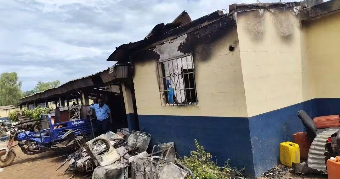 Boundiali : un incendie ravage une partie du commissariat, 17 motos calcinés