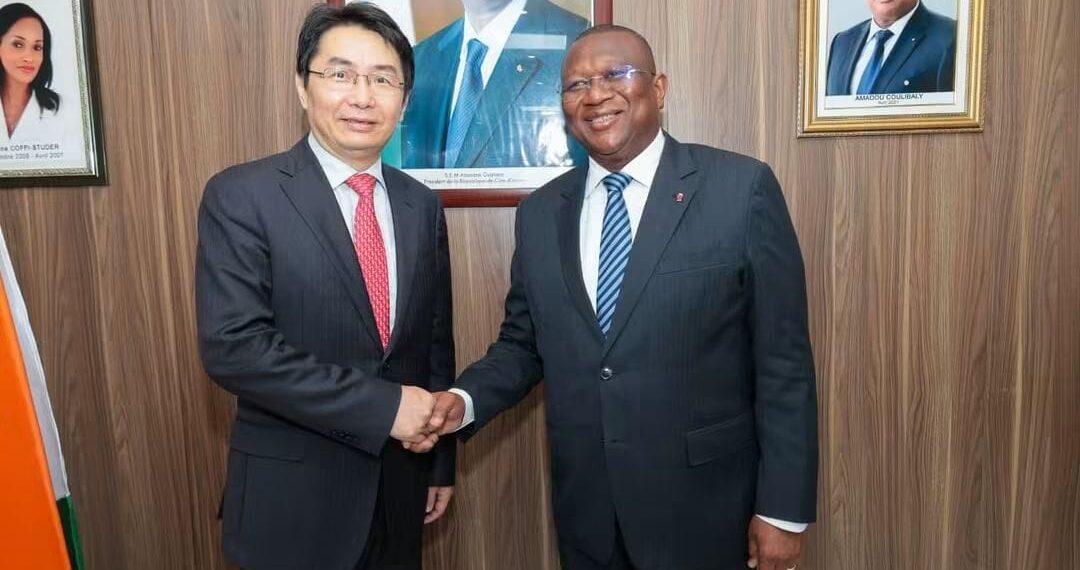 Orpaillage illégal : la Chine soutient la politique de fermeté de la Côte d’Ivoire