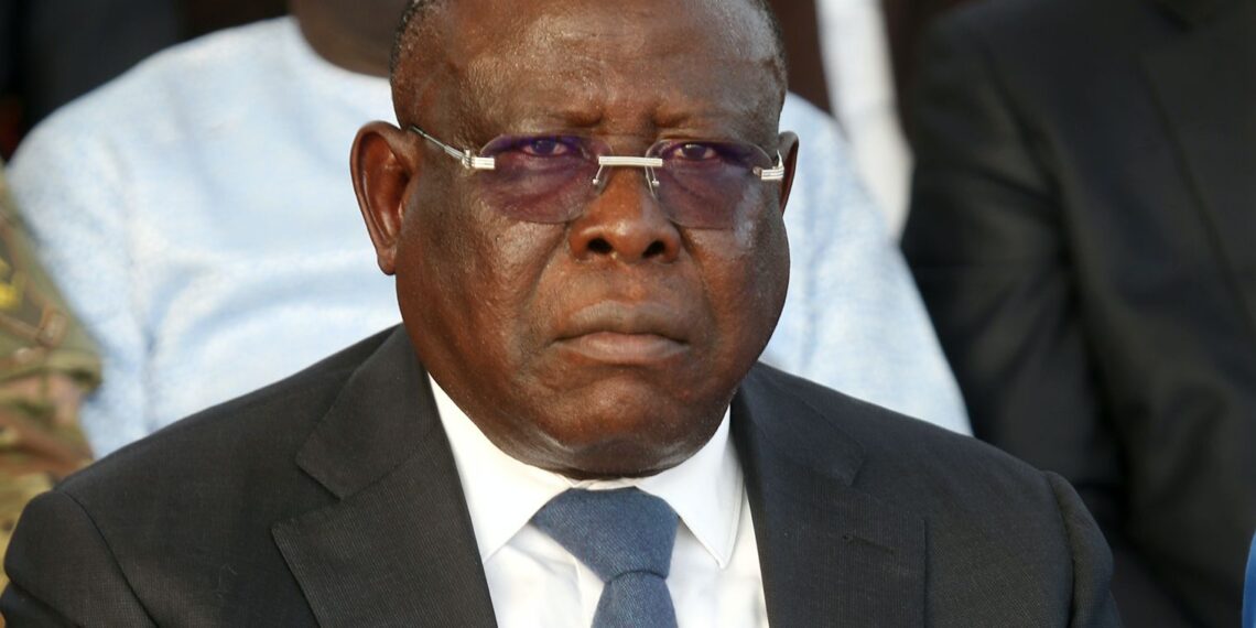 Accablé de toutes parts : Cissé Bacongo décide de se fier au… temps