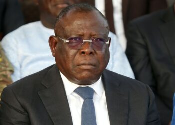 Accablé de toutes parts : Cissé Bacongo décide de se fier au… temps