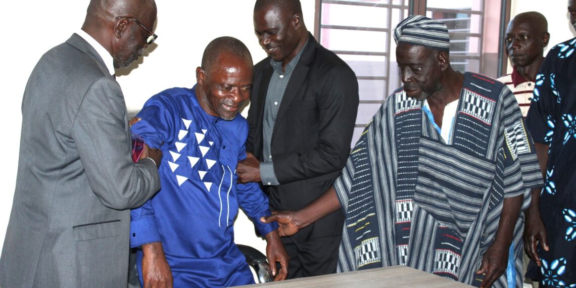 M. Boga Dago, premier principal du collège de Ponvogo