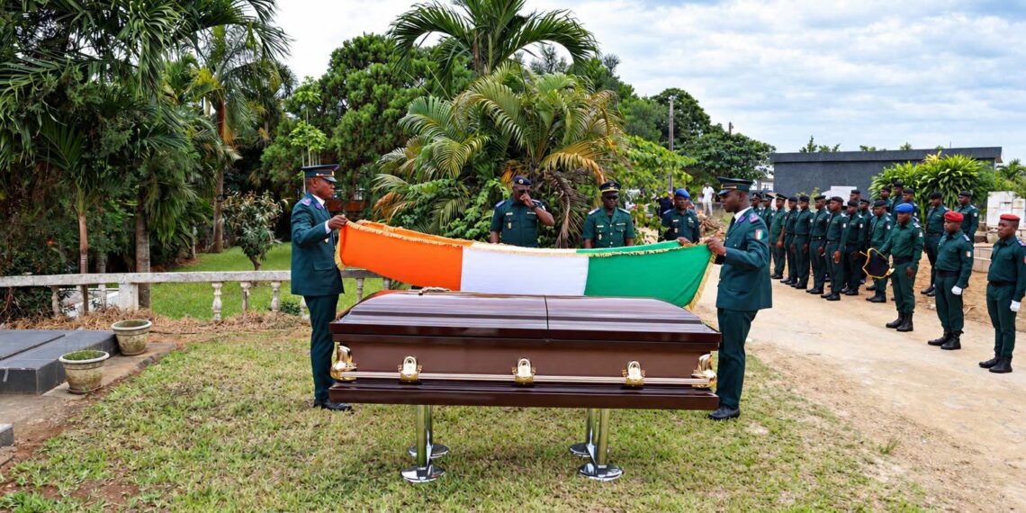 Côte d’Ivoire : Émile Constant Bombet conduit à sa dernière demeure à Williamsville