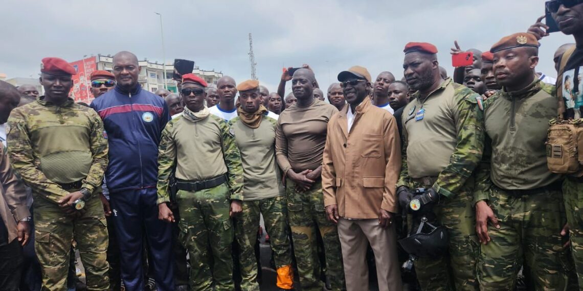 Yopougon : les commandos et parachutistes émerveillent le public lors de la célébration de la Saint-Michel