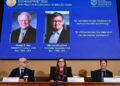 Prix Nobel d’économie 2026 : Michael Woodford et RobertHall récompensés pour leurs modèles de stabilisation économiqueÉcriture